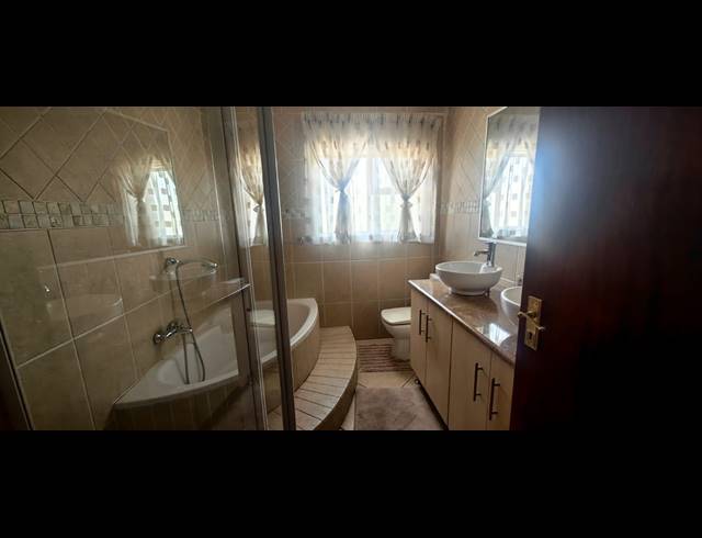 3 BEDROOM TOWNHOUSE FOR SALE IN EMFULENI GOLF ESTATE